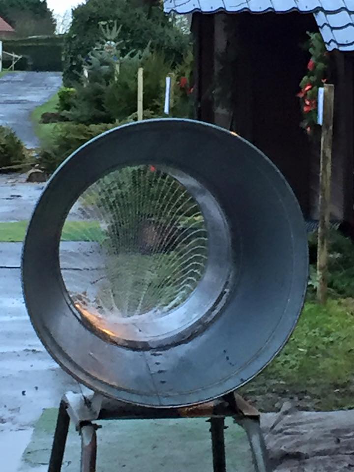 Entonnoir pour enfiler les sapins de Noël